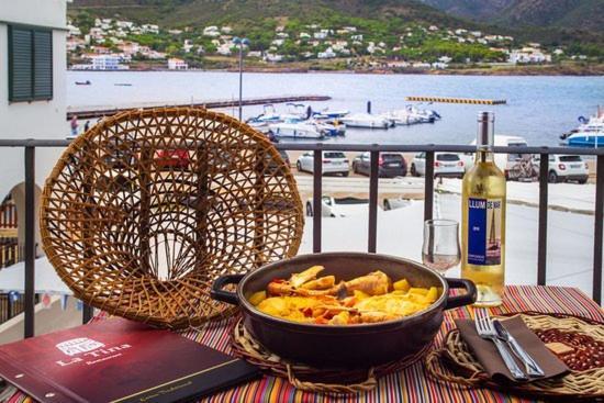 Hostal La Tina El Port De La Selva Екстериор снимка